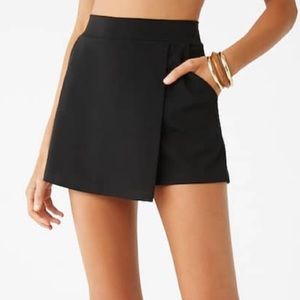 Women’s black skort